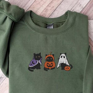 Embroidered Black Cat Sweatshirt, Halloween Sweatshirt, Pumpkin shirt, Fall Sweatshirt for Women, Halloween Crewneck, Spooky Season, Bat top