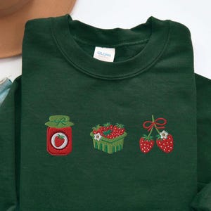 Embroidered Strawberry Sweatshirt, Cottagecore Crewneck, Aesthetic Botanical shirt, Kawaii Fruit Shirt, Summer Berries shirt, Gift for wife