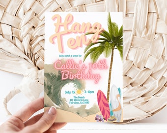 Puede incluir: Una invitación colorida para una fiesta de cumpleaños número 10 con temática de playa. La invitación presenta una palmera, una ola y tablas de surf. El texto de la invitación dice: "Hang Ten, Come catch a wave for Callie's 10th Birthday, July 15, 2-4pm, The Beach, 213 Wisteria Lane, Fairview, Co 21447".