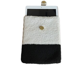 Two toned soft iPad cover with magnetic clasp