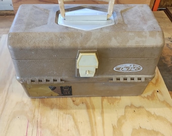 Boîte De Pêche Vintage Old Pal Woodstream Tournament 1050 - Avec Lures Et Attirail