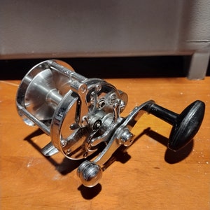 Vintage Pflueger Rocket Reel