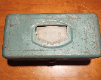 Vintage UMCO Aluminum 3-tiered Tackle Box - Model 103A - Filled W/ Vintage  Tackle, Hooks, Lures, Weights Deep Bottom Compartment - Etsy