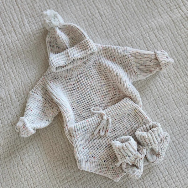 Newborn Booties- Part of Matching Set, Newborn Knitwear, Birth Announcement Outfit, Baby Shower Gift