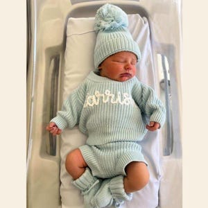 Birth Announcement Set, Embroidered Baby Sweater & Shorts, Personalized Birth Announcement, Embroidered Baby Shower Gift