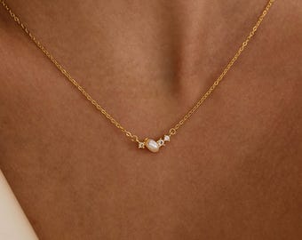 Asymmetric Rice Pearl Necklace, 3 Zircon Clavicle Chain, Dainty Pearl Choker, Minimalist Wedding Jewelry, Delicate Bridesmaid Gift