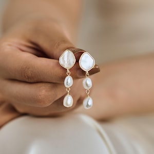 Mother of Pearl Dangle Earrings, Freshwater Pearl Drop Earrings, Women Earrings, Wedding Jewelry, Bridal Earrings, Bridesmaid Gift