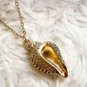 Gold Conch Shell Pendant Necklace: Beach Jewelry Gift