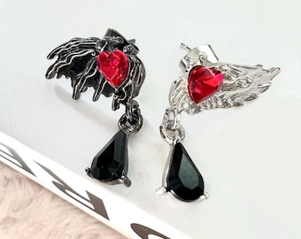 ブラック＆シルバーの天使と悪魔の羽根ペンダントイヤリング｜ホリデーパーティーギフトに最適なスタッドイヤリング