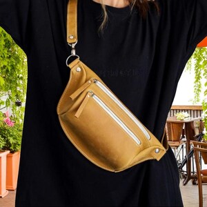 Genuine leather fanny pack, Adjustable waist bag, Leather belt bag, Minimalist hip bag, Women leather pouch, Men travel sling