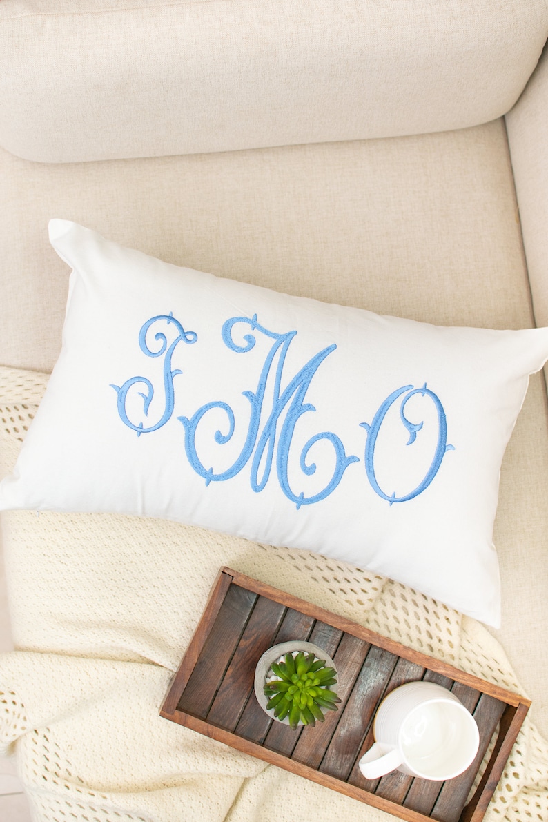 Funda de almohada con monograma para guardería de bebé niño, funda de almohada bordada con monograma azul, regalo de almohada con nombre, funda de almohada con monograma bordado imagen 10