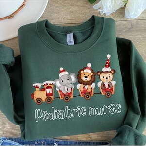 Pädiatrie Krankenschwester Sweatshirt, Pädiatrie Krankenschwester Shirt, Pädiatrie Crewneck, Pädiatrische Krankenschwester Geschenk, Krankenschwester Geschenk, Pädiatrie Krankenschwester Shirt, Weihnachten Pullover