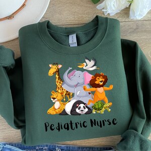 Peds Nurse Sweatshirt, Kinderpflegerin Shirt, Pediatrics Crewneck, Kinderpflegerin Geschenk, Nurse Geschenk, Peds Nurse Shirt, Weihnachten