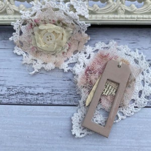 SALE - Vintage lace cluster with tab set *SALE