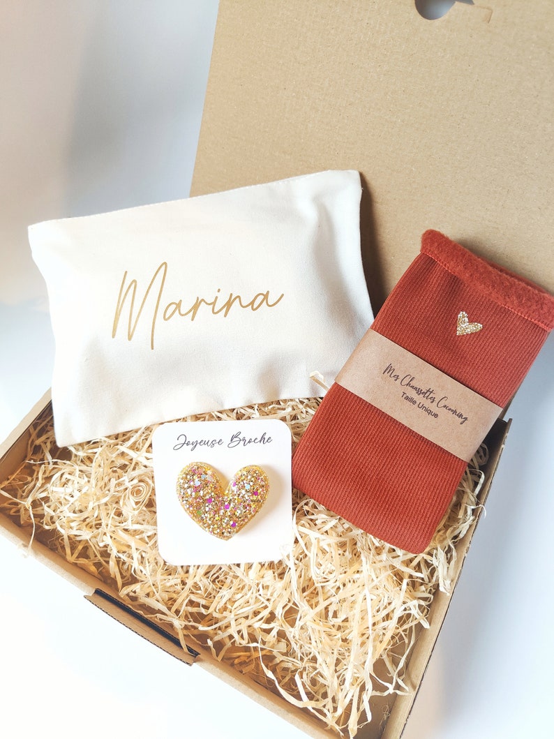 Coffret cadeau pochette personnalisée, chaussettes, broche coeur image 1