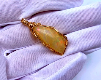 17ct full OPAL, 14 carat unique gold pendant with high quality precious opal