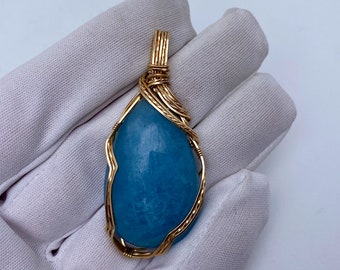 AQUAMARINE, 14 carat unique gold pendant with 61ct high quality aquamarine gemstone