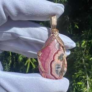 RHODOCHROSITE, 14 carat unique gold pendant with 58ct high-quality rhodochrosite gemstone