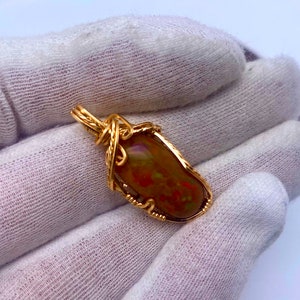 15 karat Java-opal, 14 karat unikt guldhänge med högkvalitativ Java-ädelstensopal