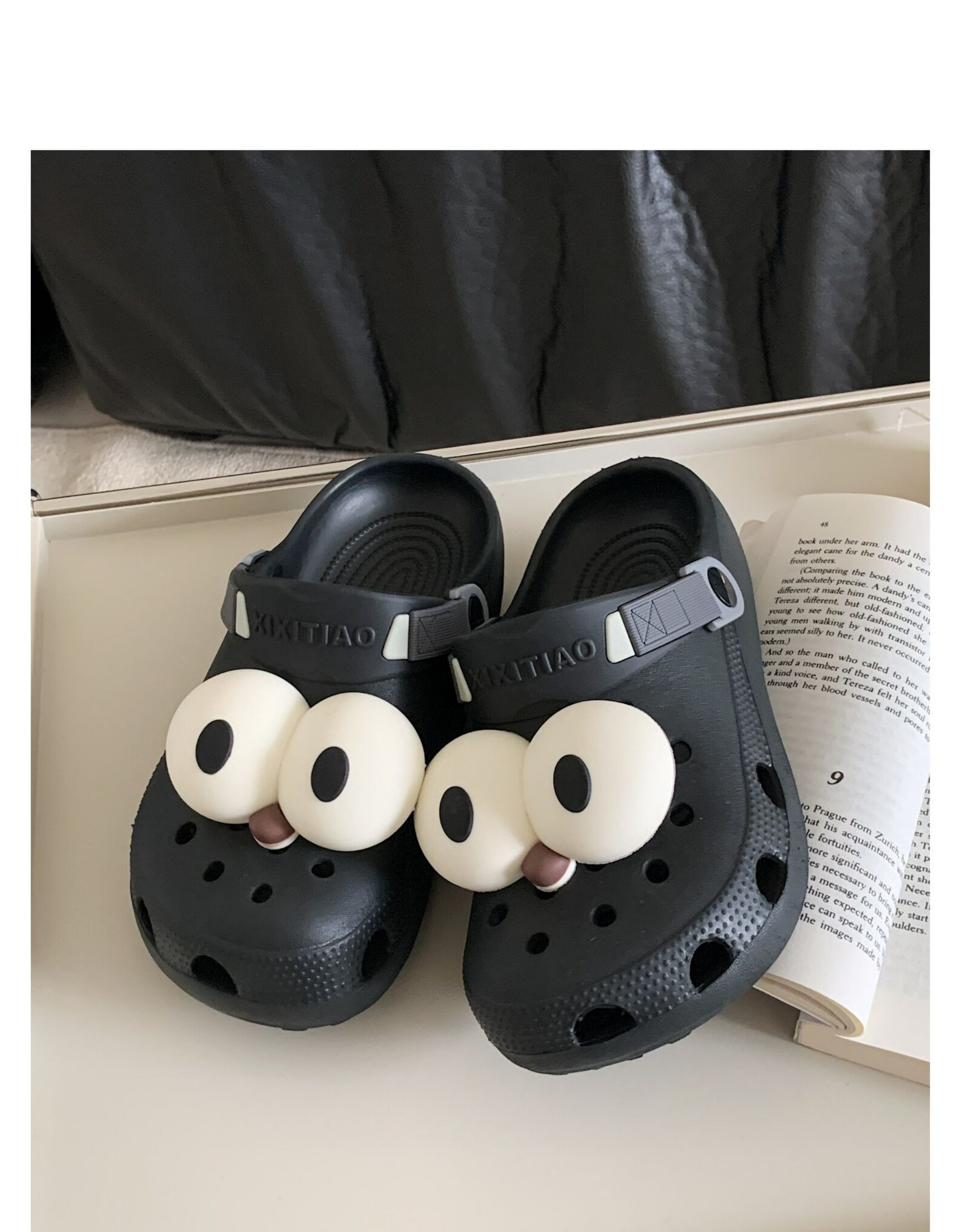 Bigeyes Dog Cartoon Croc Jibbitz Shoe Charms Set of 2pcs Googly Wiggly