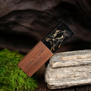 Handmade Black Resin USB with Real Dandelions, 8-128GB | Wooden Cap | Personalized Engraving | Unique Wedding Photographer Flash Drive