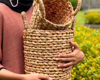 Round basket with handle - Round flower cover pot - Water Hyacinth basket- Woven Pot - Round Basket - Hyacinth Pot - plant pot Wit Handle