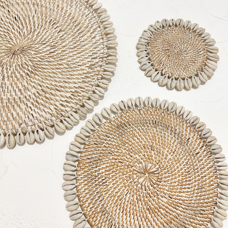 Rattan Shell Placemat, Wicker Placemat, Natural Placemat, Handwoven Placemat, Boho Placemat, Table Charge, Table Decor, Handmade Placemat, Black placemat, natural placemat, brown placemat, whitewash placemat, rustic placemats