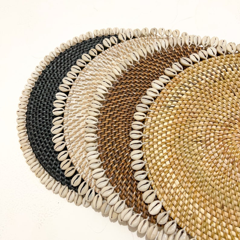 Rattan Shell Placemat, Wicker Placemat, Natural Placemat, Handwoven Placemat, Boho Placemat, Table Charge, Table Decor, Handmade Placemat, Black placemat, natural placemat, brown placemat, whitewash placemat, rustic placemats