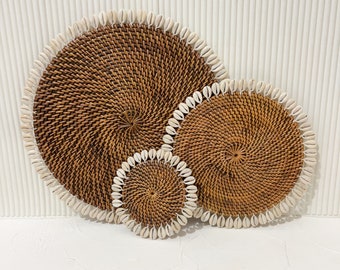 Rattan Shell Placemats, Dark Brown Placemats, Placemats With Cowrie Shell, Round Placemats, Rattan placemat, Wicker round placemat