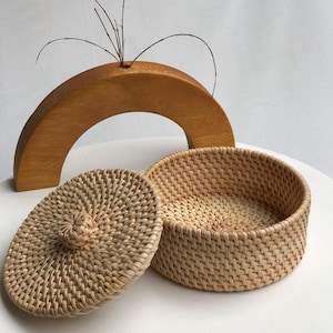 Round rattan basket, Natural wicker basket, storage basket with lid, woven basket with lid, jewelry basket with lid, rattan round basket