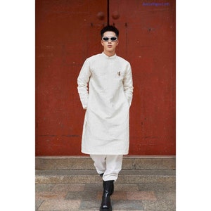 Pre-make Vietnamese Traditional Ao Dai, Innovative white men&#39;s Ao Dai with Traditional motifs for boy men party Ao Dai New Year no pant