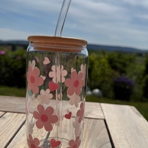 Design drinking glass &quot;Blütenzauber&quot; – 470 ml with bamboo lid & glass straw Drinking glass Sustainable