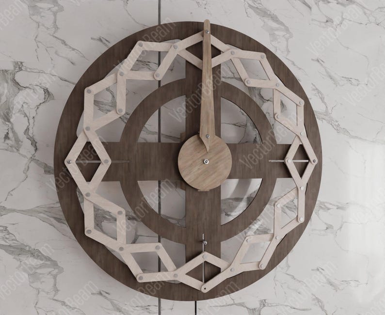 Puede incluir: Un reloj de madera marr&oacute;n con un dise&ntilde;o geom&eacute;trico blanco y plateado. El reloj tiene una aguja larga y fina que apunta a la hora.