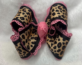 Boutique Bow- Leopard Print Baby Hair Bow with Pink Lace Trim – Toddler Girl Bow – Animal Print Baby Bow – Wild One Birthday Bow