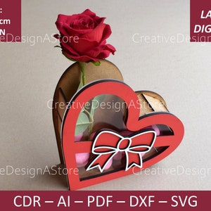 Boîte-cadeau sur pied en forme de coeur avec ouverture Modèle de fichier numérique Boîte de bijoux découpée au laser Modèle laser DXF Boîte-cadeau pour la Saint-Valentin SVG 2 tailles