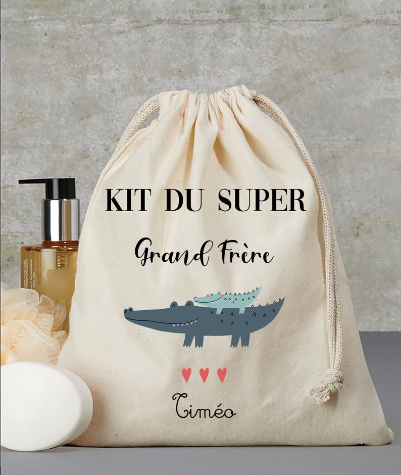 pochon personnalisé kit du super grand frère cadeau annonce grossesse crocodile sac cadeau grand frère annonce image 1