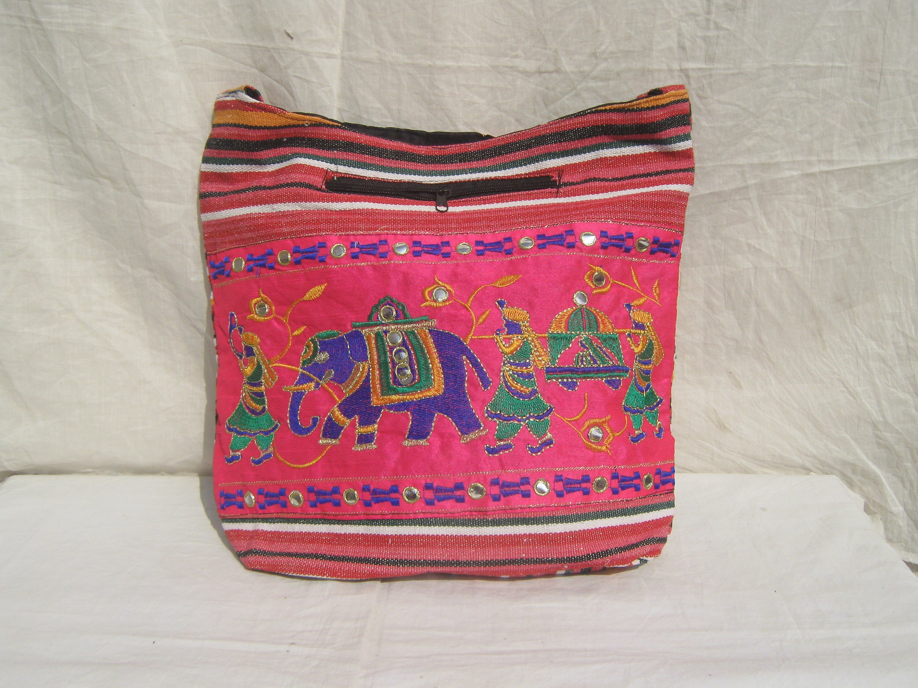 Craft Trade Clutch Bags for Women Rajasthani Hand Embroidered Jaipuri Art  Indian Sling Bag Cream Cluches Hand Bag for Wedding Party Gifts: Handbags:  Amazon.com