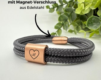 Personalisiertes Armband mit Magnetverschluss Gravur individuell personalisiert Geschenkidee Muttertag Vatertag Geschenk Armband Familie