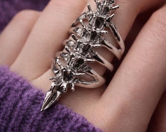 Cyberpunk Spine Ring – Adjustable Gothic Skeleton Ring – Y2K Alt Jewelry