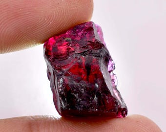 92.75 Ct AAA+ & 100% Natural Very Rare Red Painite Rocks Rough Burmese Facet (GIT) Certified Unheated Unheated Nice Quality and Color Rough