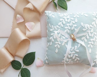 Sage green lace wedding ring pillow Bearer pillow Classic ring holder Engagement box Soft mint linen ring pillow