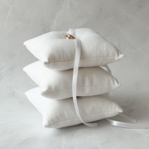 Piccolo cuscino portafedi in lino bianco per matrimonio, portafedi in lino boho naturale, cuscino portafedi classico, accessori per matrimonio
