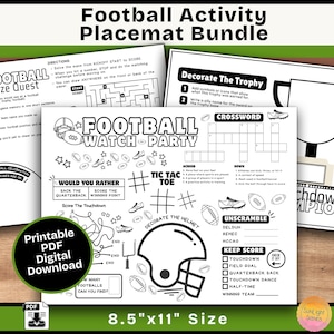 Può includere: Un set di tovagliette per attività a tema football in bianco e nero con giochi come labirinto, cruciverba, tris e anagrammi. I fogli includono illustrazioni di caschi, palloni da football e trofei con etichette di testo descrittive.