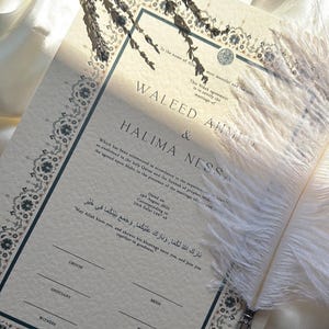 Nikah-Zertifikat, Islamischer Hochzeitsvertrag, Nikah Nama, Muslimische Heiratsurkunde, Personalisierte Paarnamen, Koranvers, Enteneiblau