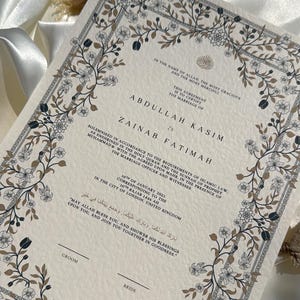 Kwiatowy certyfikat Nikkah, Złoty granatowy kontrakt ślubny A4, Nikkah Nama, Muzułmański certyfikat małżeństwa, Spersonalizowane imiona, Werset Koranu