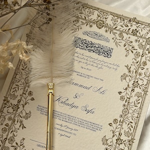 Bloemen Nikkah-certificaat, gouden A4 islamitisch huwelijkscontract, Nikkah Nama, moslim huwelijksakte, gepersonaliseerde namen, koranvers