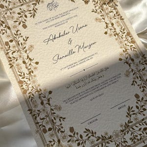 Nikah-certifikat, blommigt Nikkah-kontrakt, islamiskt bröllopskontrakt, muslimskt vigselbevis, vintageblommönster, guldfärgad blomsterkrans bild 3