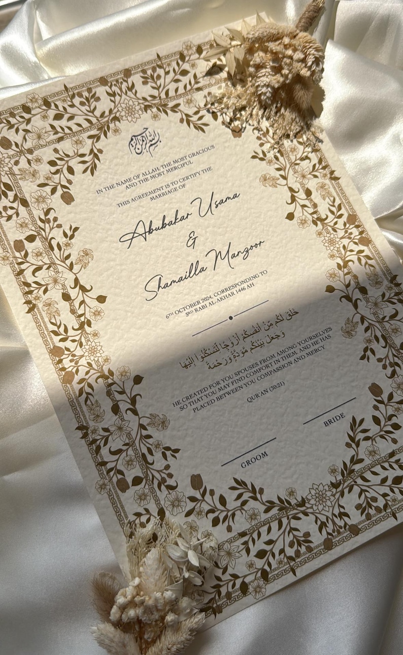 Nikah-certifikat, blommigt Nikkah-kontrakt, islamiskt bröllopskontrakt, muslimskt vigselbevis, vintageblommönster, guldfärgad blomsterkrans bild 3