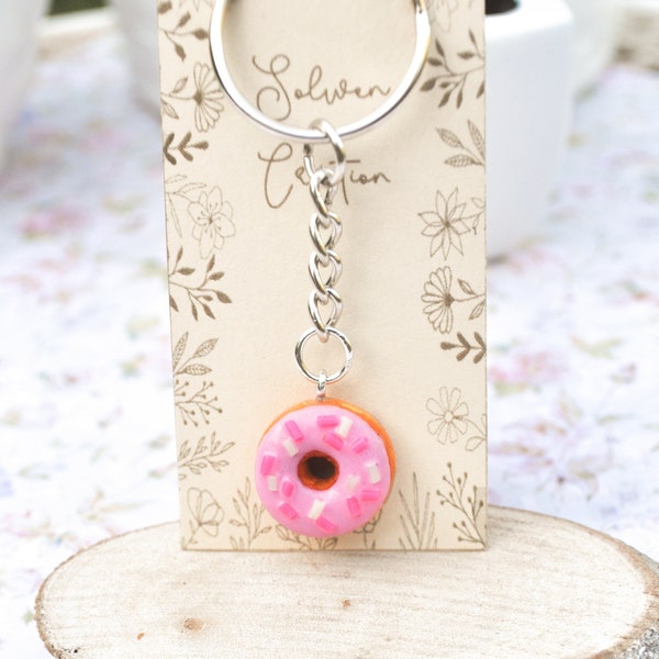 Porte clé donut rose en porcelaine froide / Pink donut keychain in cold porcelain