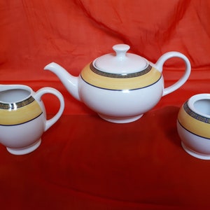 Vintage Theepot suikerpot en melkkan van Alt Regensburg - Teapot, Sugar bowl and milk can by Alt Regensburg